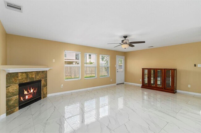 Building Photo - 3318 Apple Dale Dr