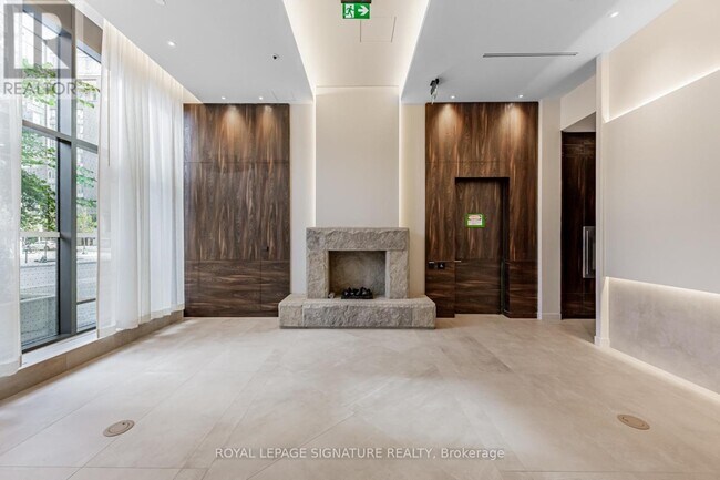 Building Photo - 425 Front St E