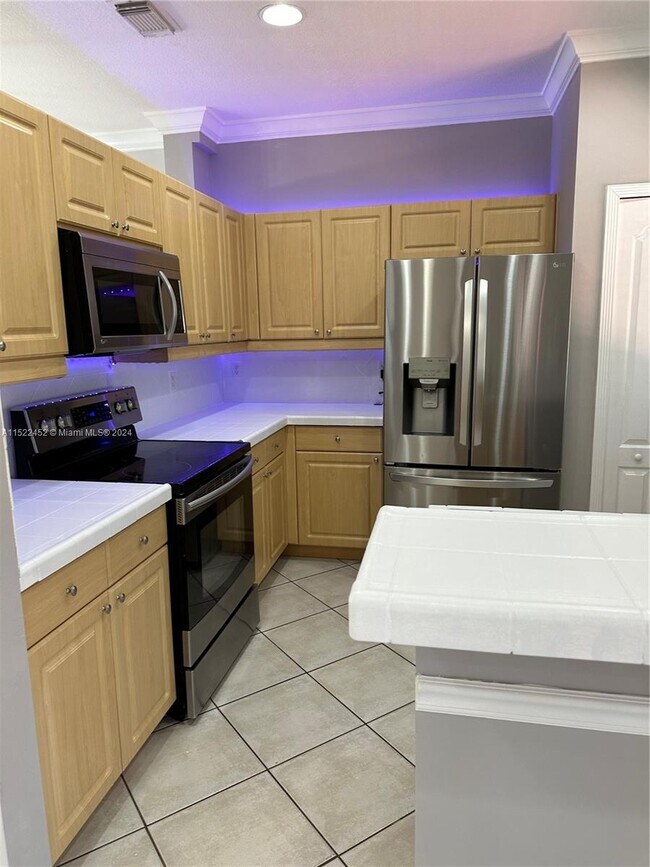 Building Photo - 14302 SW 125th Ct