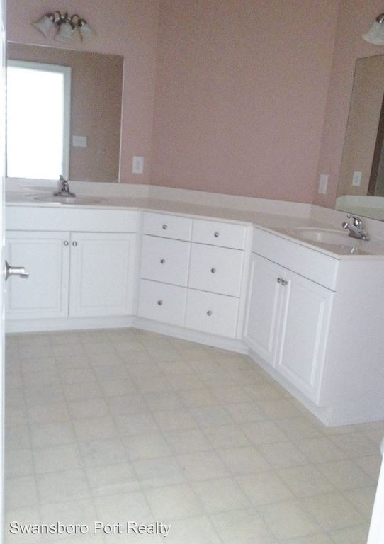 Building Photo - 200 Lighthouse Ln