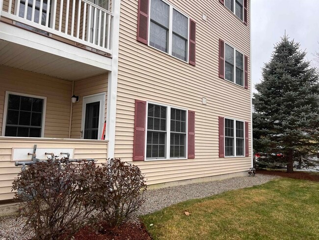 Building Photo - 18 Crestview Cir