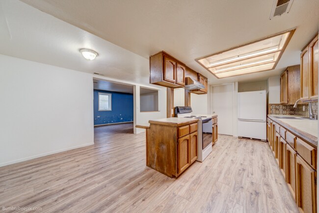 Foto del edificio - 101 E Miller Ave