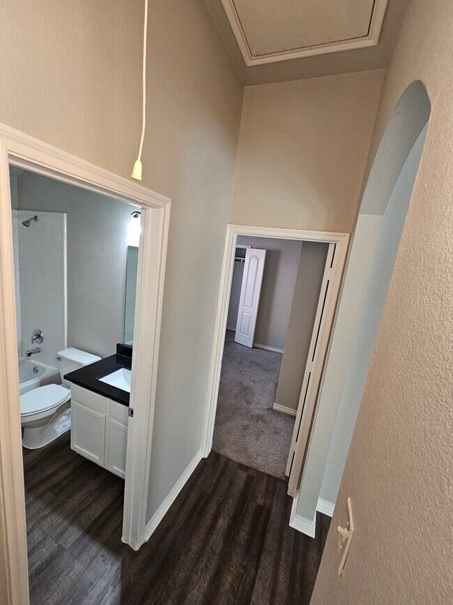 Foto del edificio - 1120 Charleston Ln