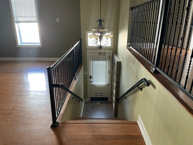 Entrada (vista interior) - 102 N Front St