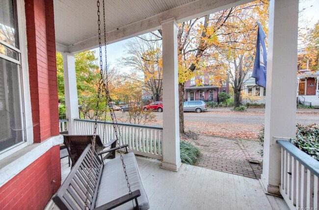 Foto del edificio - 2710 E Grace St