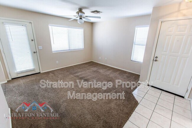Building Photo - 12913 W Palm Ln