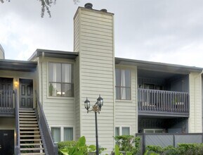 Building Photo - 9009 Richmond Ave