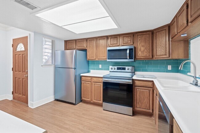 Building Photo - 5005 Georgi Ln