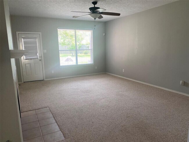Foto del edificio - 7126 Leens Lodge Ln