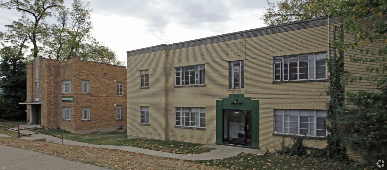 Building Photo - Montgomery Gardens