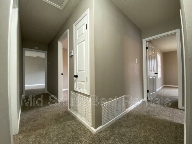 Foto del edificio - 5061 Stacey Rd