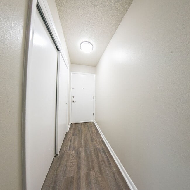 Foto del edificio - 104 2nd St NW