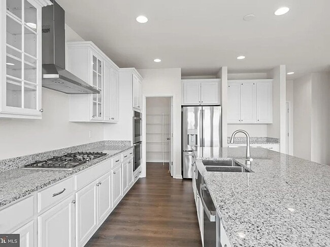Building Photo - 635 Corbit Dr
