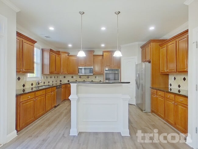 Building Photo - 3620 Little Spring Dr