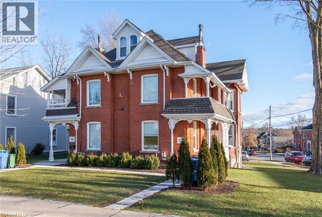 Photo du bâtiment - 72 Waterloo Ave