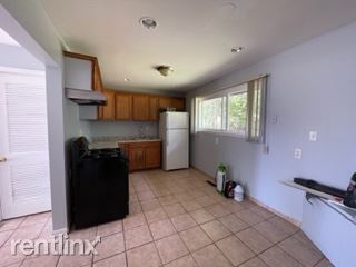 Building Photo - 3 br, 1 bath House - 12800 Albany St