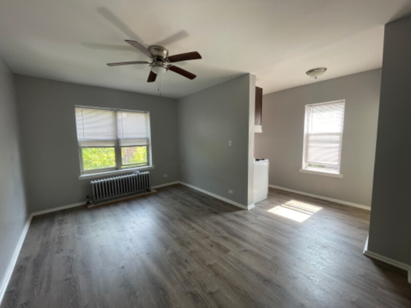 Foto del edificio - 4756 N Maplewood Ave