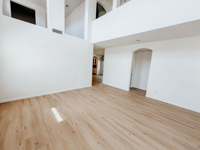 Building Photo - 1422 Antioch Ave