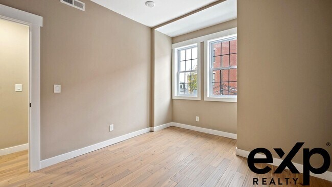Foto del edificio - 5 Monmouth St