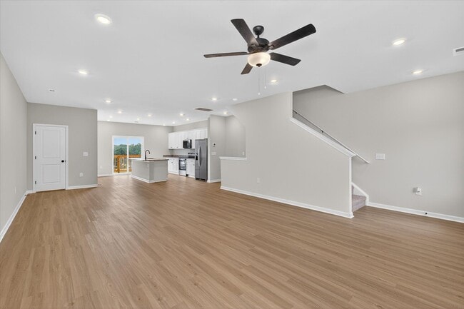 Building Photo - 1982 W Davidson Ave