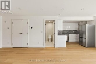 Building Photo - 250 Hallam St