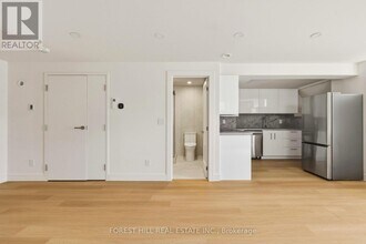 Building Photo - 250 Hallam St