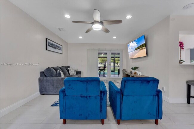 Building Photo - 9501 E Palmetto Club Ln
