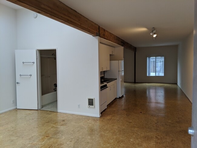 Unit 789 Entry - 789 11th Ave