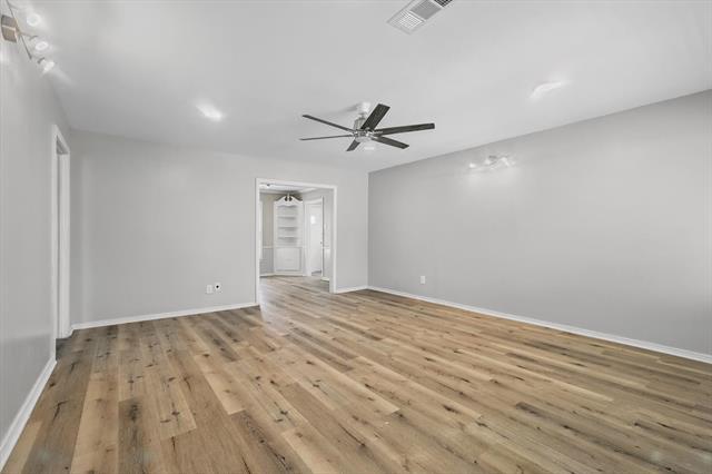 Building Photo - 2104 W Lotus Ave