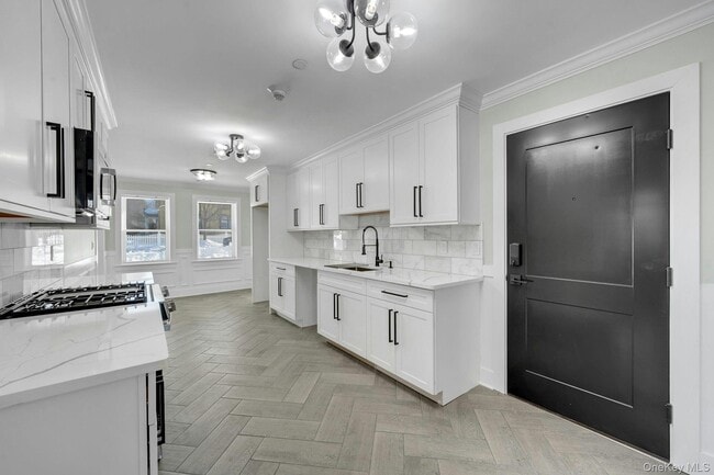 Foto del edificio - 74 Nelson Ave