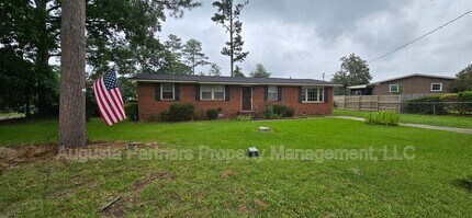 Building Photo - 230 Pinehurst Dr