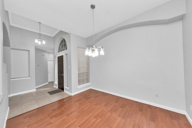 Foto del edificio - 1819 Misty Falls Ln