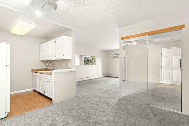 Photo - 1200 Golden Cir Townhome