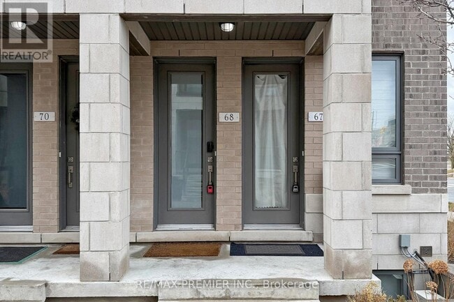 Photo du bâtiment - 721 Lawrence Ave W