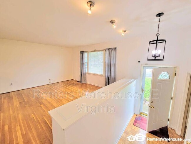 Building Photo - 148 Upperville Rd