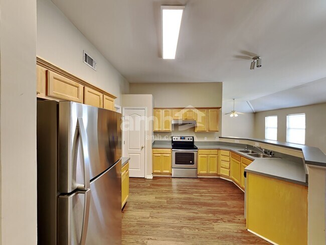 Foto del edificio - 2189 Spring Hill Cir