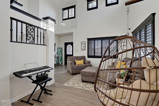 Building Photo - 13913 Golden Mesa Ct