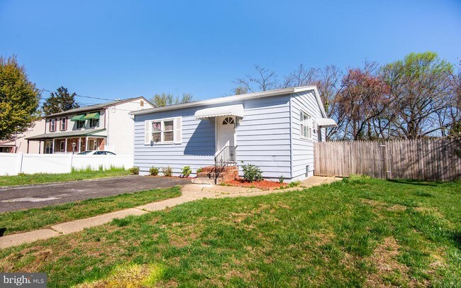 Foto del edificio - 105 Haines Ave