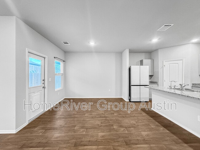 Foto del edificio - 6117 Montrelia Dr