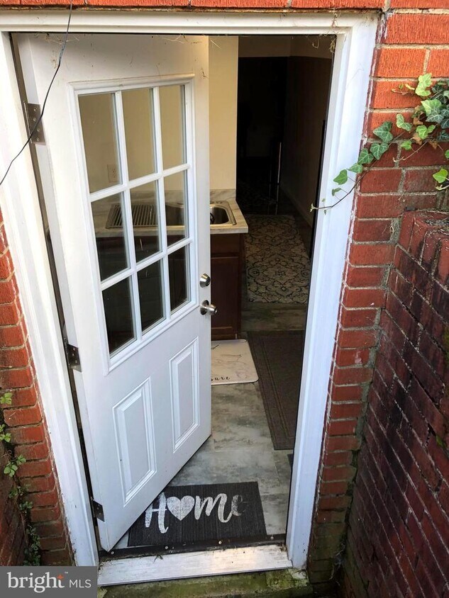 6061 Munson Hill Rd, Falls Church, VA 22044 House Rental in Falls