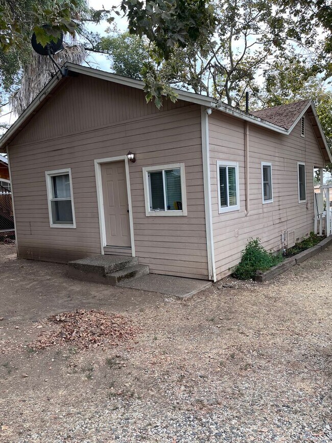 Foto del edificio - PENRYN PROPERTY 2 BEDROOM & 1 BATH