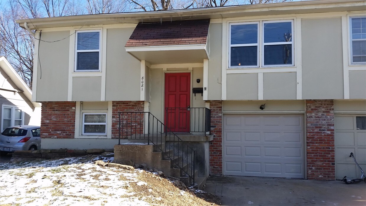 8081 Robinson St, Overland Park, KS 66204 Townhouse for Rent in