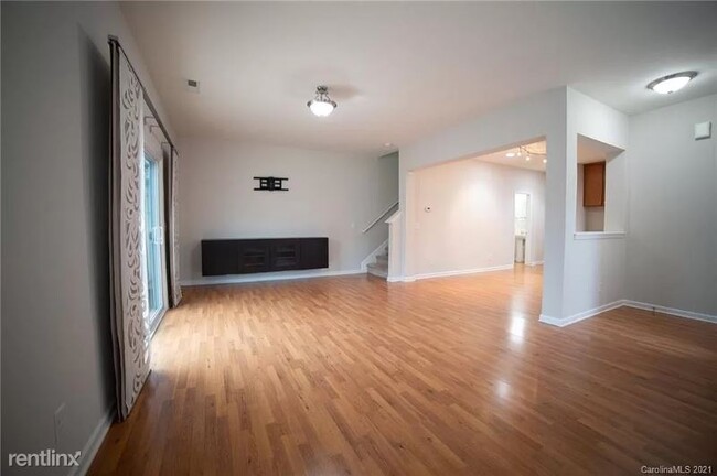 Foto del edificio - 3 br, 3 bath Townhome - 14322 Drake Watch Ln