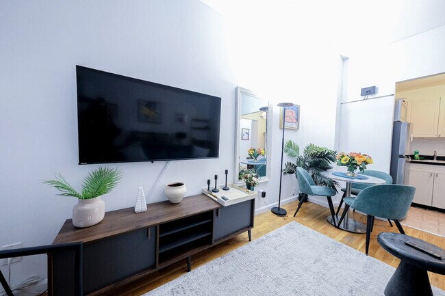 Foto del edificio - 305 E 95th St