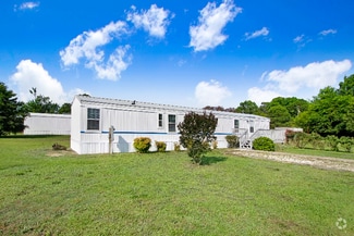 Building Photo - 2379C US13N