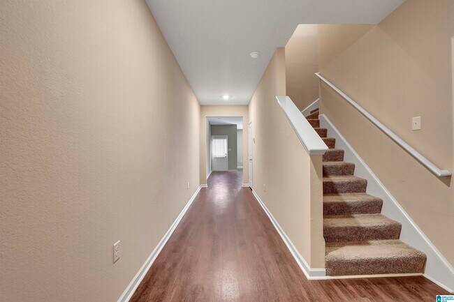 Building Photo - 6495 Rainbow Row