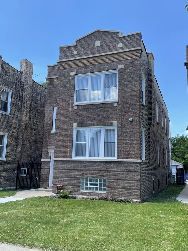 Building Photo - 1706 N Mason Ave