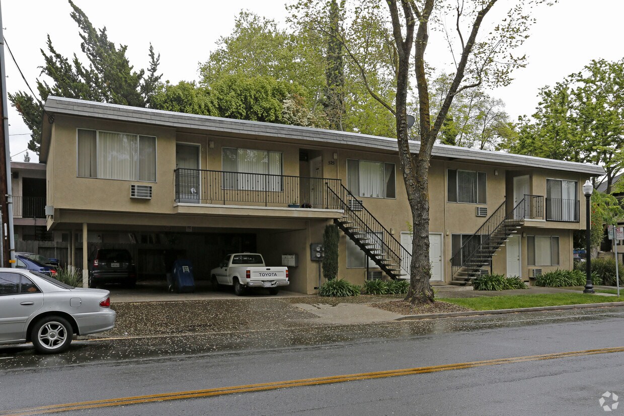 Building Photo - 525 13th St
