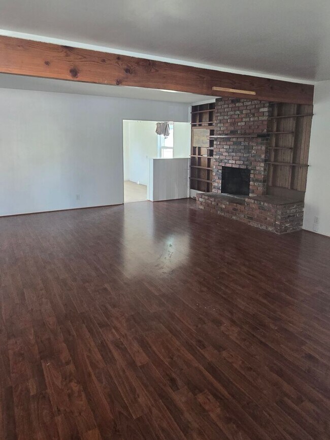 Foto del edificio - BEAUTIFUL COZY 2 BED 1 BATH HOUSE!