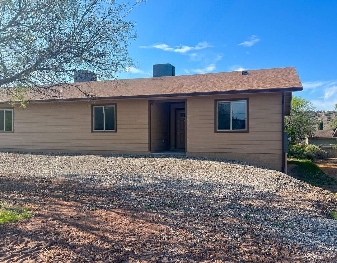 Foto principal - DUPLEX APARTMENT - RIMROCK/LAKE MONTEZUMA